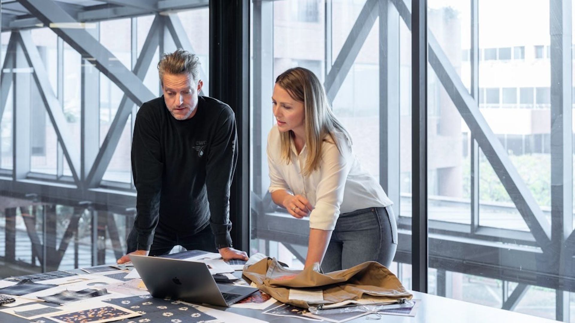 Mastering Sales Strategy: From Pitch to Close